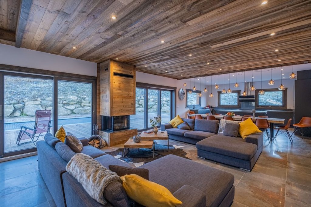 découvrez notre chalet écolo, un refuge durable et confortable en pleine nature. profitez d'un séjour ressourçant tout en respectant l'environnement grâce à des matériaux écologiques et des pratiques écoresponsables. idéal pour les amoureux de la nature et du développement durable.