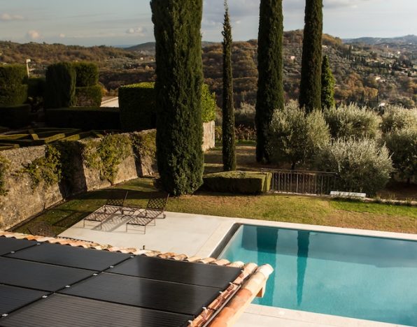 découvrez les avantages du chauffage solaire pour votre piscine : une solution écologique et économique qui prolonge votre saison de baignade tout en réduisant vos factures d'énergie.
