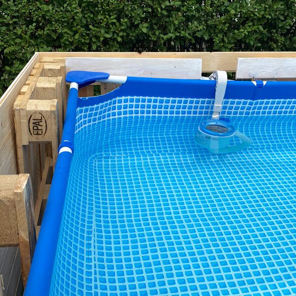 découvrez nos astuces et solutions efficaces pour chauffer votre piscine tubulaire. profitez d'une baignade agréable tout au long de l'année grâce à nos conseils sur les chauffages solaires, électriques et à gaz adaptés à votre piscine. apprenez à optimiser la température de l'eau et à prolonger votre saison de baignade.