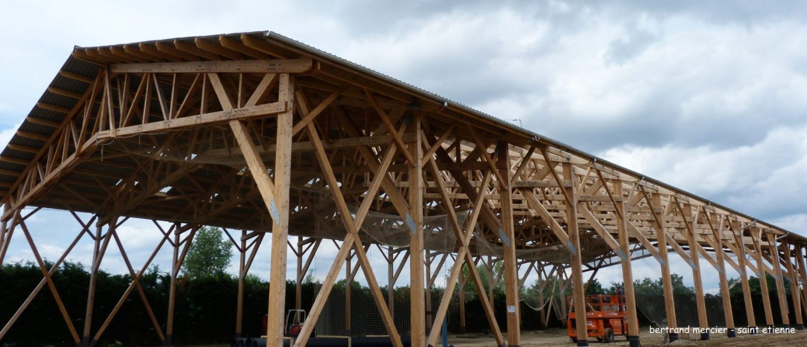 découvrez notre expertise en tant que constructeur agricole en bois, alliant durabilité et fonctionnalité. nous concevons des bâtiments agricoles sur mesure pour optimiser vos espaces de travail tout en respectant l'environnement.