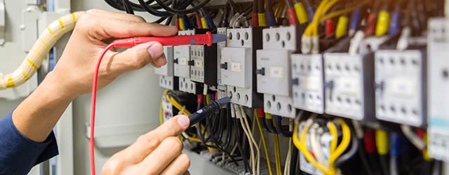 découvrez le rôle essentiel du contrôleur consuel dans la vérification des installations électriques. garantissez la sécurité et la conformité de vos équipements grâce à une expertise reconnue. informez-vous sur les démarches à suivre pour obtenir le certificat de conformité et assurer la tranquillité d'esprit de vos projets électriques.