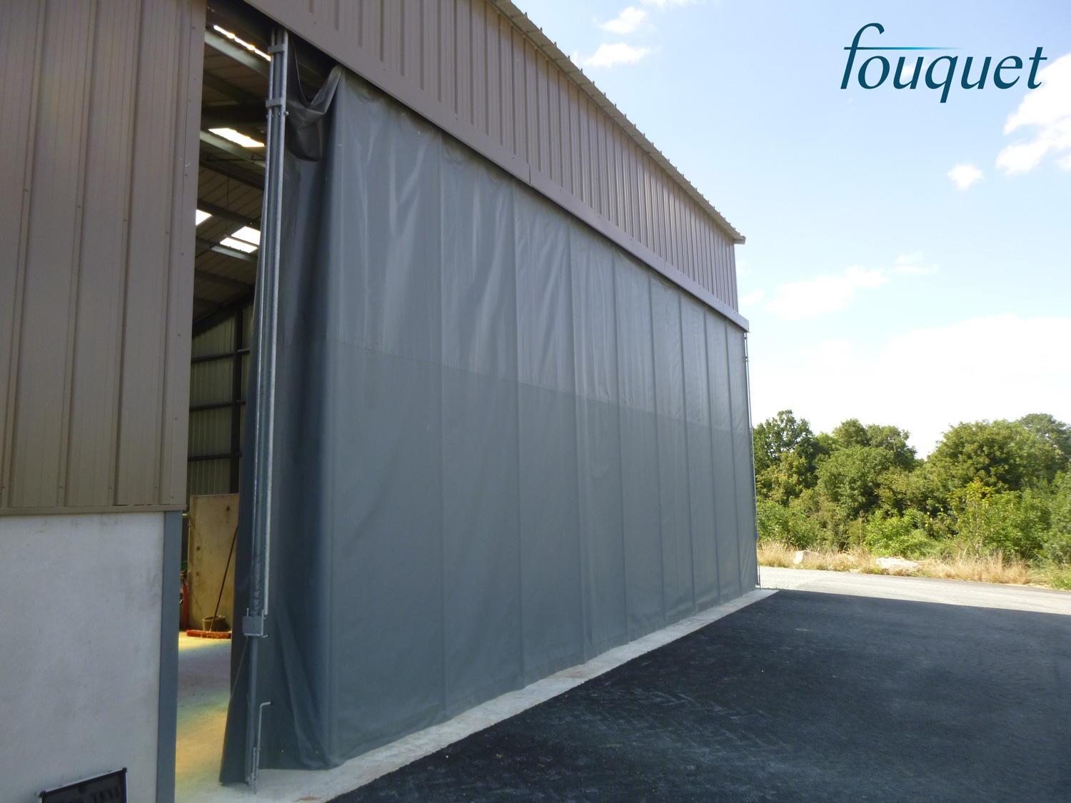 découvrez tout ce qu'il faut savoir sur le coût de construction d'un hangar agricole. évaluez les facteurs influençant le prix, les matériaux, et les différentes options disponibles pour optimiser votre investissement agricole.