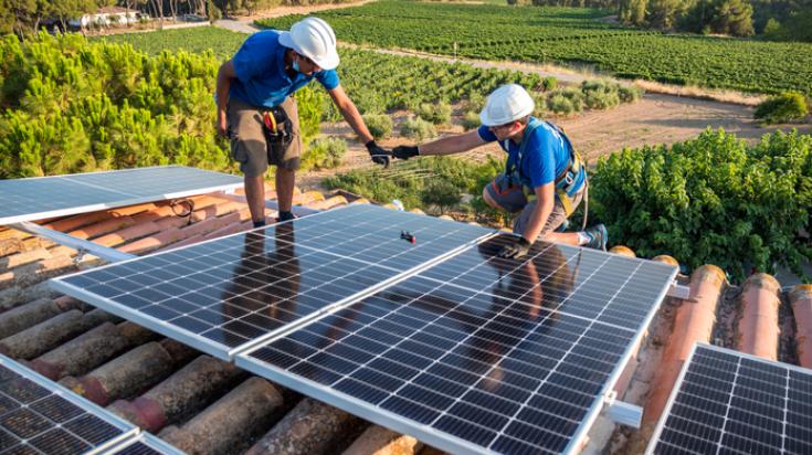 découvrez tout ce que vous devez savoir sur le coût des panneaux solaires. explorez les différents facteurs influençant leur prix, les économies potentielles sur vos factures d'électricité et les aides financières disponibles pour investir dans l'énergie renouvelable.