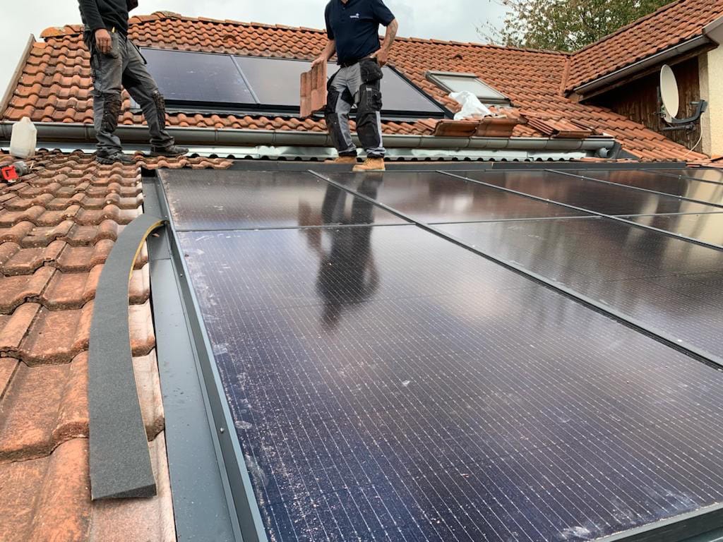 découvrez nos services de couvreurs spécialisés en panneaux photovoltaïques. nous vous aidons à installer et optimiser votre système d'énergie solaire pour un habitat durable et économique.