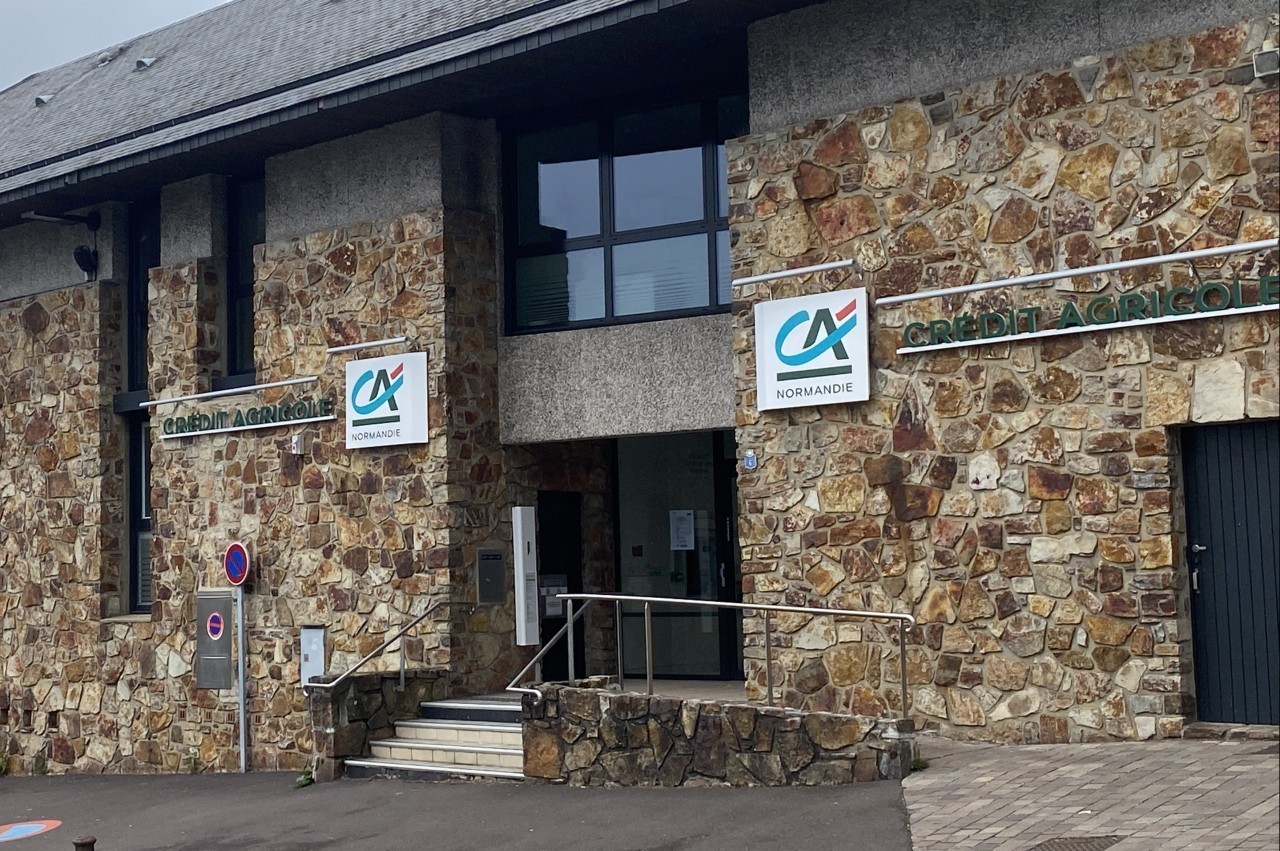 découvrez le crédit agricole normandie, votre partenaire financier en région. profitez de services variés pour la gestion de votre compte, prêts immobiliers, et solutions d'épargne adaptées à vos besoins. contactez-nous pour des conseils personnalisés et découvrez nos offres exclusives.