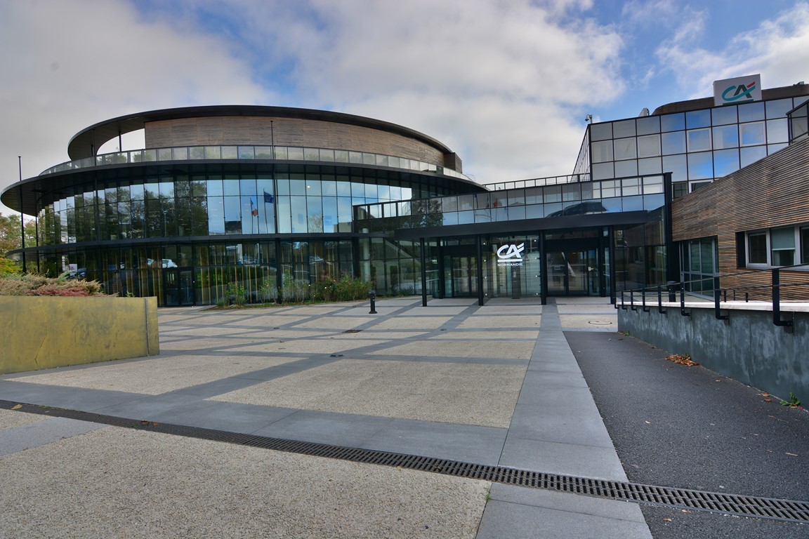 découvrez les services financiers du crédit agricole normandie, votre partenaire de confiance pour tous vos projets. profitez d'une large gamme de produits bancaires adaptés à vos besoins, d'une expertise locale et d'un accompagnement personnalisé.