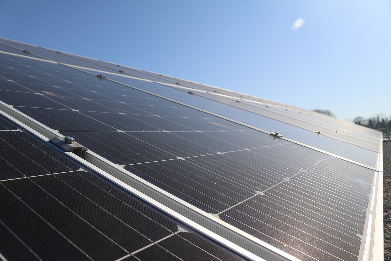 découvrez les avantages du crédit d'impôt pour les panneaux photovoltaïques en 2025. profitez de réductions fiscales sur vos installations solaires et combinez économie d'énergie et respect de l'environnement.