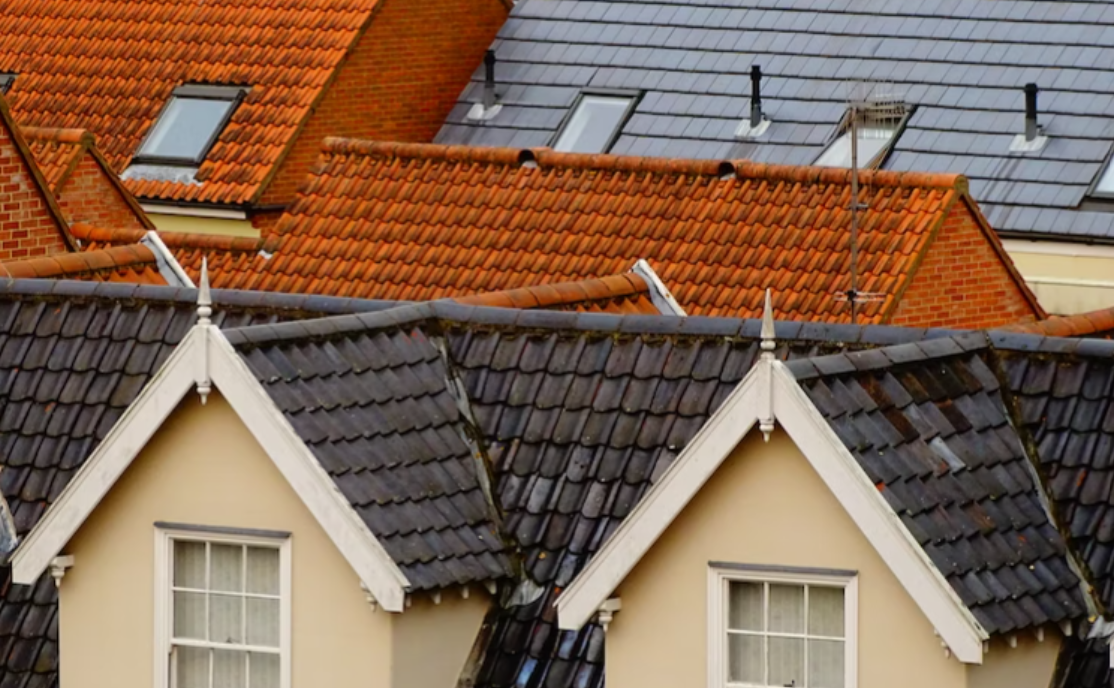 découvrez comment bénéficier du crédit d'impôt toiture en 2025 pour financer vos travaux de toiture. informez-vous sur les conditions d'éligibilité, les taux de réduction et les démarches à suivre pour alléger vos dépenses tout en améliorant l'efficacité énergétique de votre habitat.