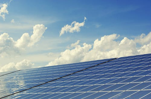découvrez les critères essentiels pour choisir un groupe électrogène solaire adapté à vos besoins. obtenez des conseils sur la puissance, l'autonomie, la portabilité, et bien plus, afin de maximiser votre expérience énergétique avec une solution écologique.