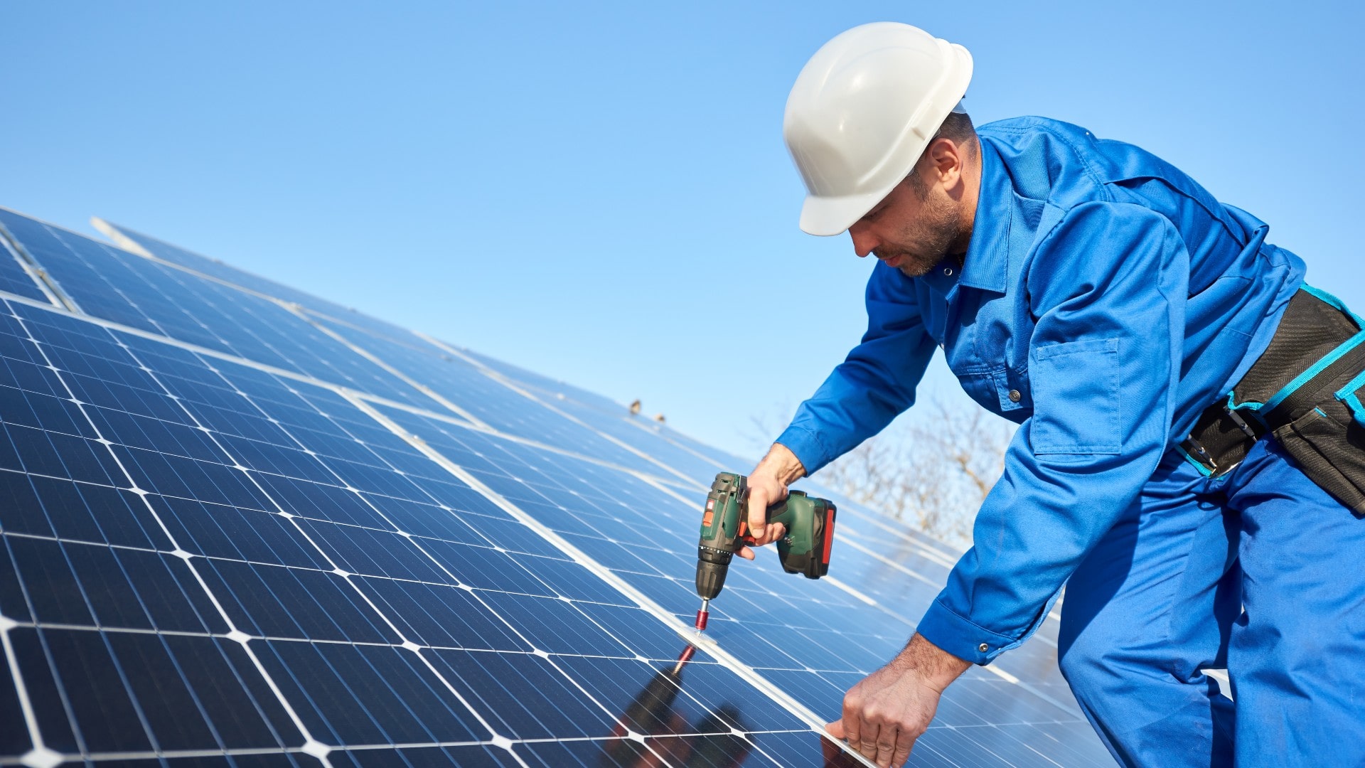 découvrez les principes et les applications de l'effet photovoltaïque, une technologie révolutionnaire qui transforme la lumière du soleil en électricité. plongez dans cette innovation durable qui contribue à un avenir énergétique propre et responsable.