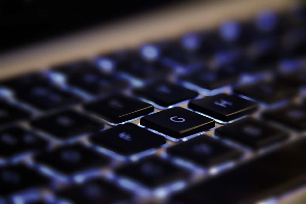 découvrez la définition du terme 'plug' et explorez ses différentes significations dans divers contextes, de l'environnement technologique aux conversations informelles. apprenez comment ce mot s'intègre dans notre quotidien et ses applications variées.