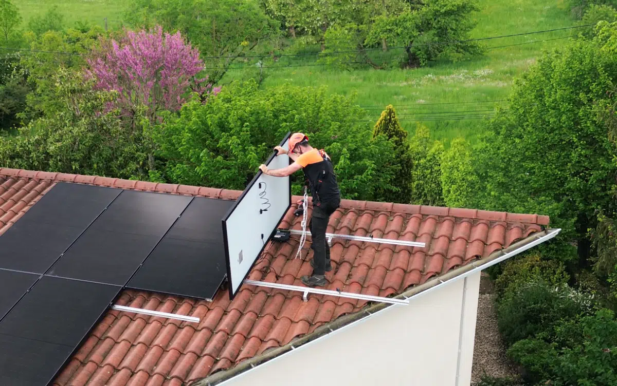 obtenez votre devis personnalisé pour des panneaux solaires et découvrez comment profiter d'énergies renouvelables à prix compétitif. comparez les offres et transformez votre consommation énergétique dès aujourd'hui.