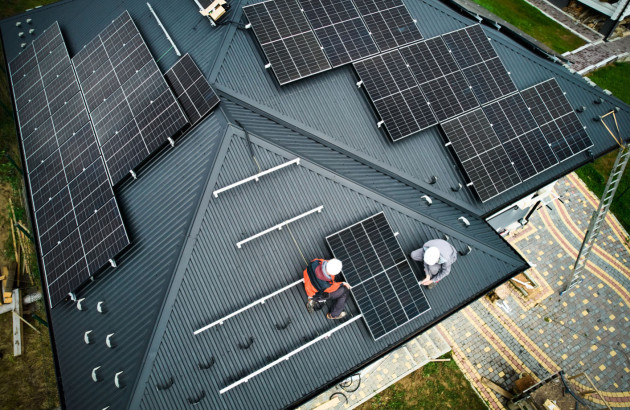 découvrez les différentes dimensions des panneaux solaires pour optimiser l'installation de votre système photovoltaïque. choisissez le format qui convient le mieux à votre projet et améliorez votre efficacité énergétique.