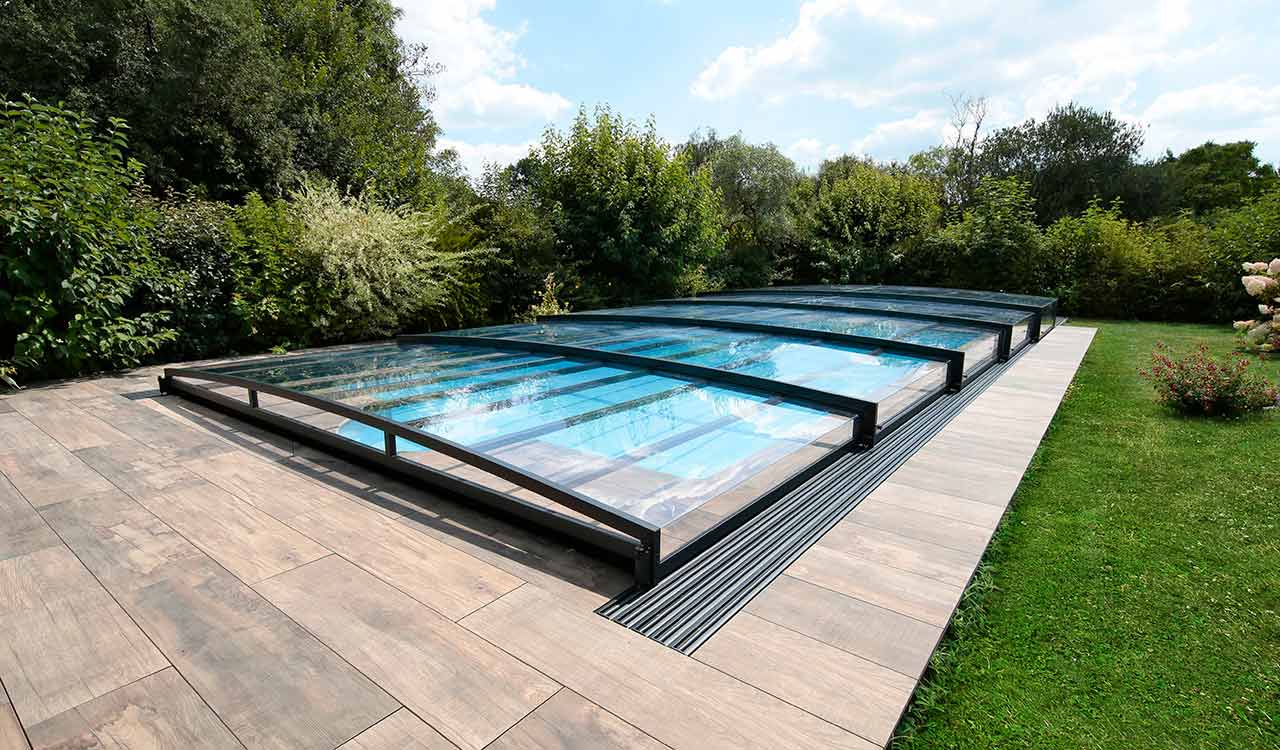 découvrez l'élégance et la praticité du dôme piscine, une solution idéale pour profiter de votre piscine en toutes saisons. protégez votre espace aquatique des intempéries tout en créant un cadre chaleureux et esthétique pour vos moments de détente.
