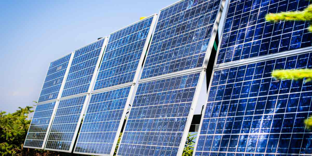 découvrez tout sur la durée de vie des panneaux solaires : leur espérance de vie, les facteurs influençant leur performance et les conseils pour maximiser leur efficacité.