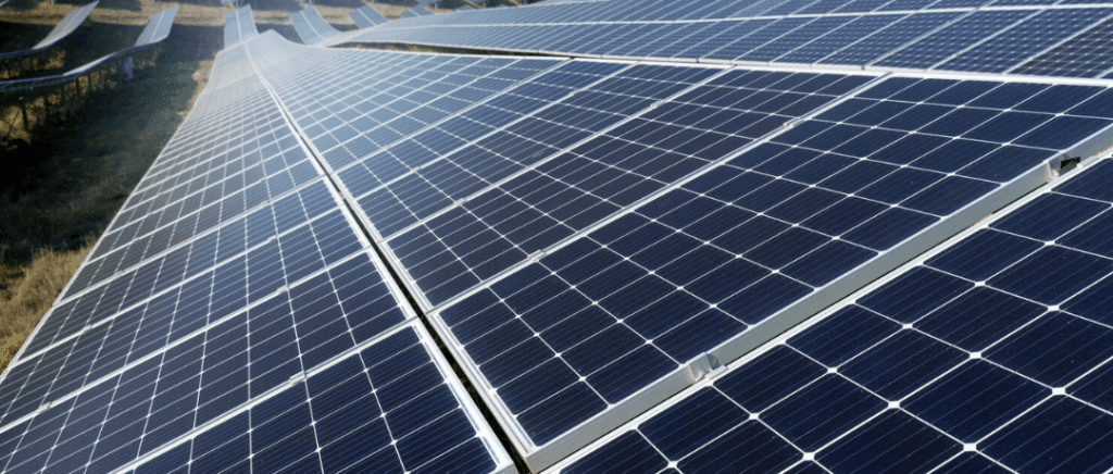 découvrez tout sur la durée de vie des panneaux solaires, leur entretien, et comment maximiser leur performance pour un investissement durable et écologique.