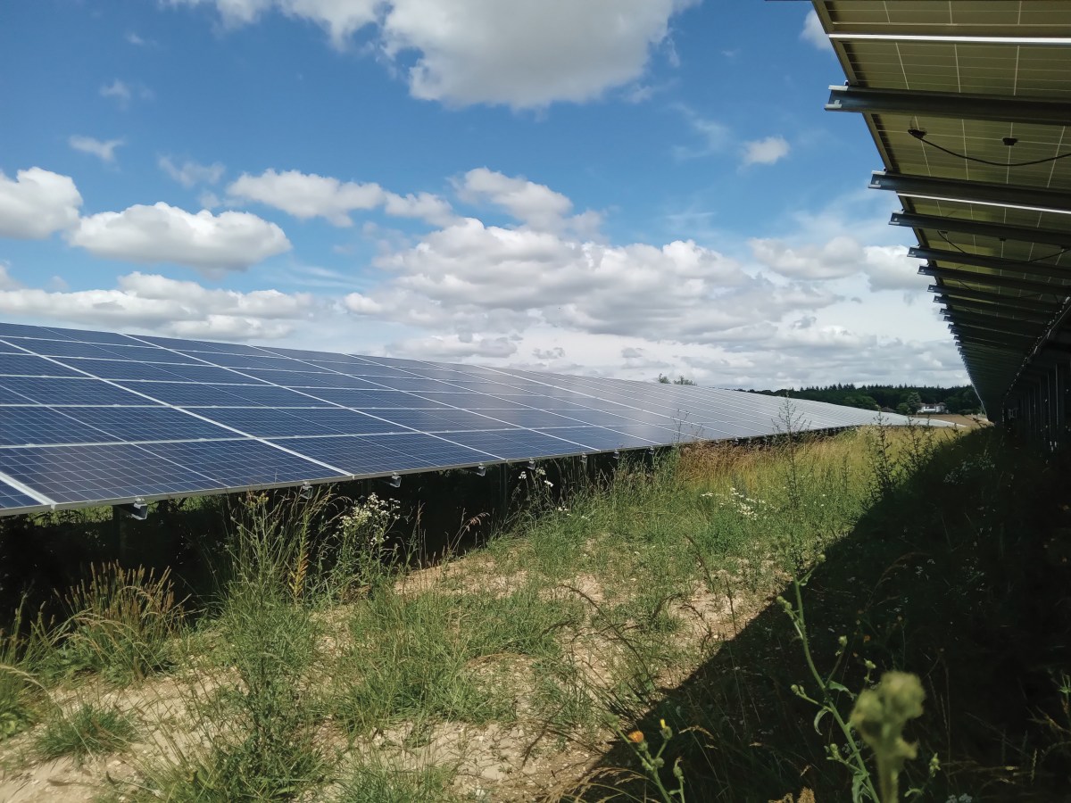 découvrez edf solaire, votre partenaire pour des solutions énergétiques durables et innovantes. profitez de l'énergie solaire pour réduire vos factures et contribuer à la transition énergétique. rejoignez la révolution verte avec edf solaire.