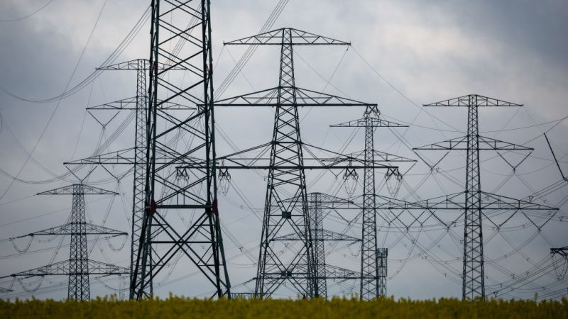découvrez tout ce qu'il faut savoir sur l'électricité : ses principes fondamentaux, ses applications dans la vie quotidienne, et les dernières innovations technologiques. informez-vous sur la sécurité, les économies d'énergie et les énergies renouvelables pour un avenir durable.