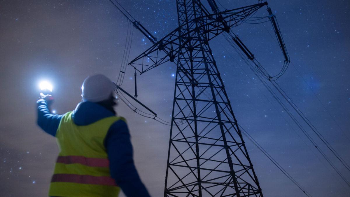 découvrez tout ce que vous devez savoir sur l'électricité : principes de base, applications pratiques, sécurité, et innovations technologiques. informez-vous sur les différentes sources d'énergie électrique et leur impact sur notre quotidien.