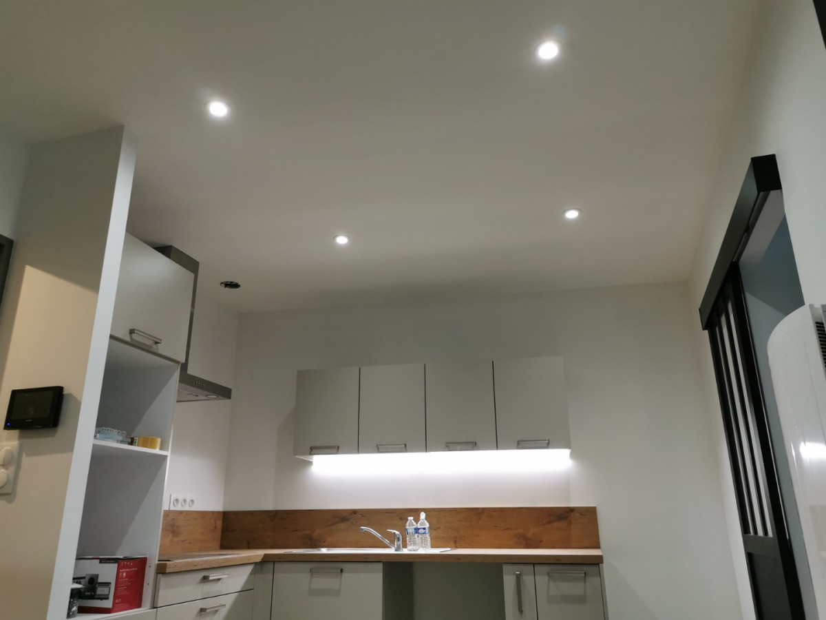découvrez nos conseils pratiques pour l'électricité dans votre appartement : installations, mises aux normes, économies d'énergie et sécurité. transformez votre espace de vie avec des solutions adaptées à vos besoins.