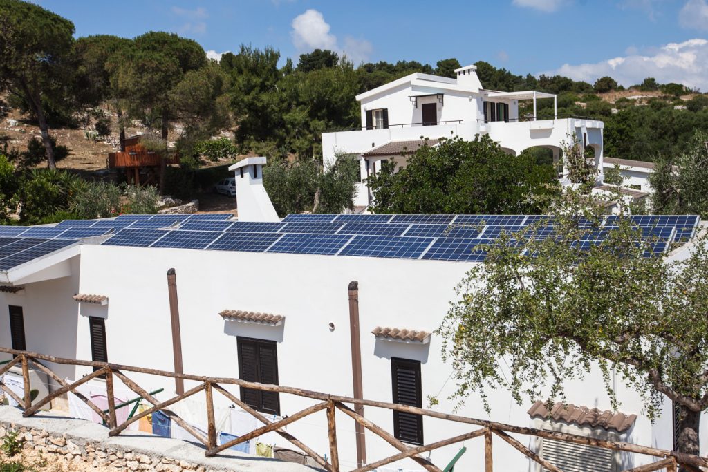 découvrez l'électricité autonome : une solution innovante et durable pour produire votre propre énergie, réduire votre empreinte carbone et gagner en autonomie énergétique. explorez nos conseils et astuces pour transitionner vers une indépendance énergétique.