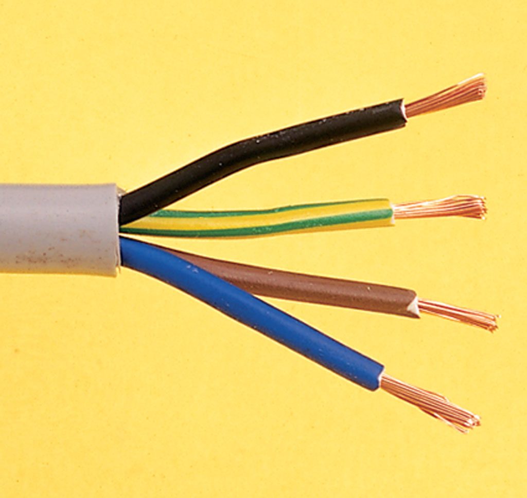 découvrez notre guide complet sur l'électricité diy ! apprenez à réaliser vos propres projets électriques en toute sécurité grâce à des conseils pratiques, des tutoriels étape par étape et des astuces pour éviter les erreurs courantes. transformez votre domicile avec des créations uniques et personnalisées.