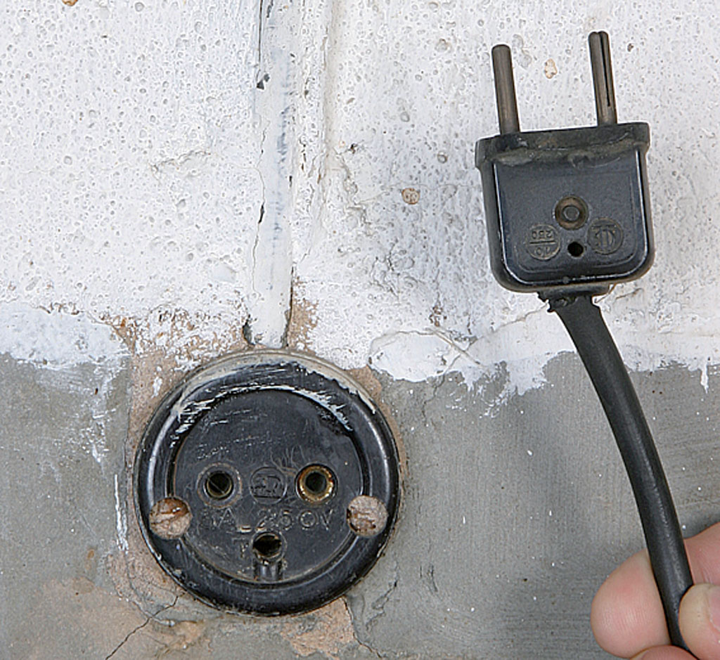 découvrez tout ce qu'il faut savoir sur l'électricité diy : astuces, tutoriels et conseils pour réaliser vos projets électriques en toute sécurité et autonomie. apprenez à manipuler les outils, choisir les matériaux et respecter les normes pour des installations réussies.