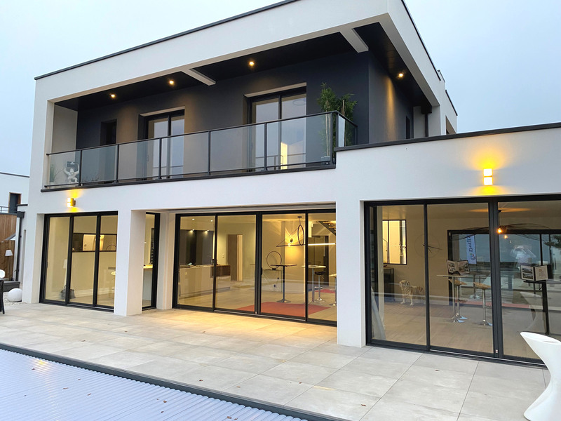 découvrez comment optimiser l'électricité de votre maison avec des conseils sur l'économie d'énergie, les installations électriques et les meilleures pratiques pour un confort optimal et une sécurité renforcée.