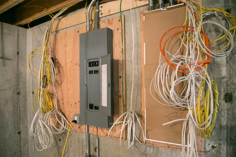 découvrez tout ce qu'il faut savoir sur l'électricité à la maison, des conseils d'installation aux astuces pour améliorer votre consommation énergétique. apprenez à sécuriser votre habitat et à optimiser vos appareils pour un confort optimal.