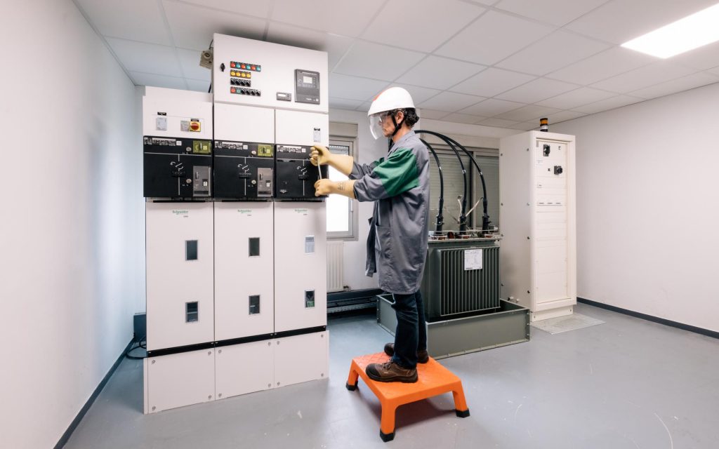 découvrez comment gérer votre électricité personnelle de manière efficace et économique. apprenez des astuces pour réduire votre consommation d'énergie, optimiser vos factures et améliorer le confort de votre maison grâce à une utilisation intelligente de l'électricité.