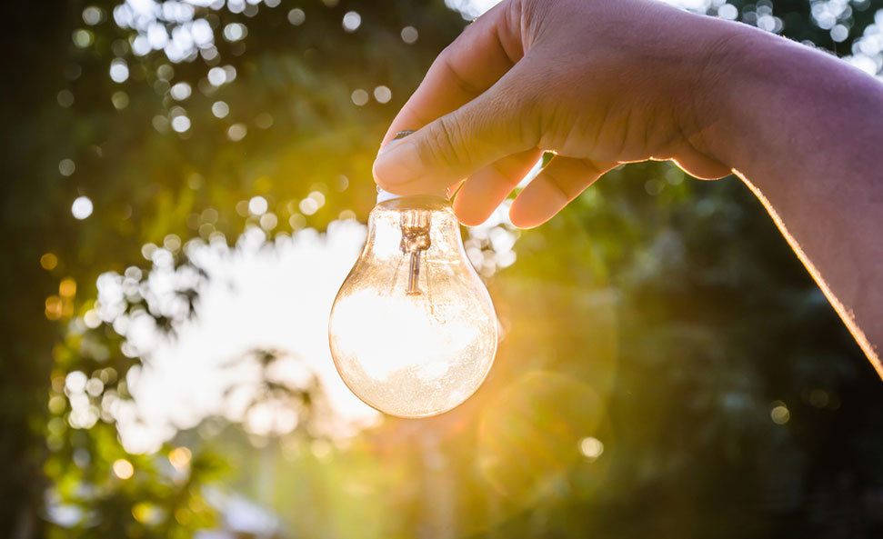 découvrez comment accéder à des sources d'énergie gratuite et renouvelable pour réduire vos factures d'électricité. explorez des solutions durables et pratiques pour un avenir énergétique plus vert.