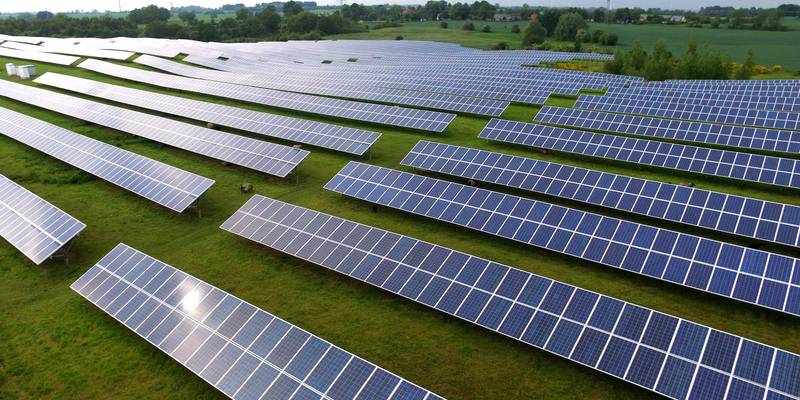 découvrez comment l'énergie solaire peut transformer votre quotidien en une source d'énergie durable et renouvelable. apprenez les avantages, les technologies et les solutions pour profiter du soleil tout en préservant l'environnement.
