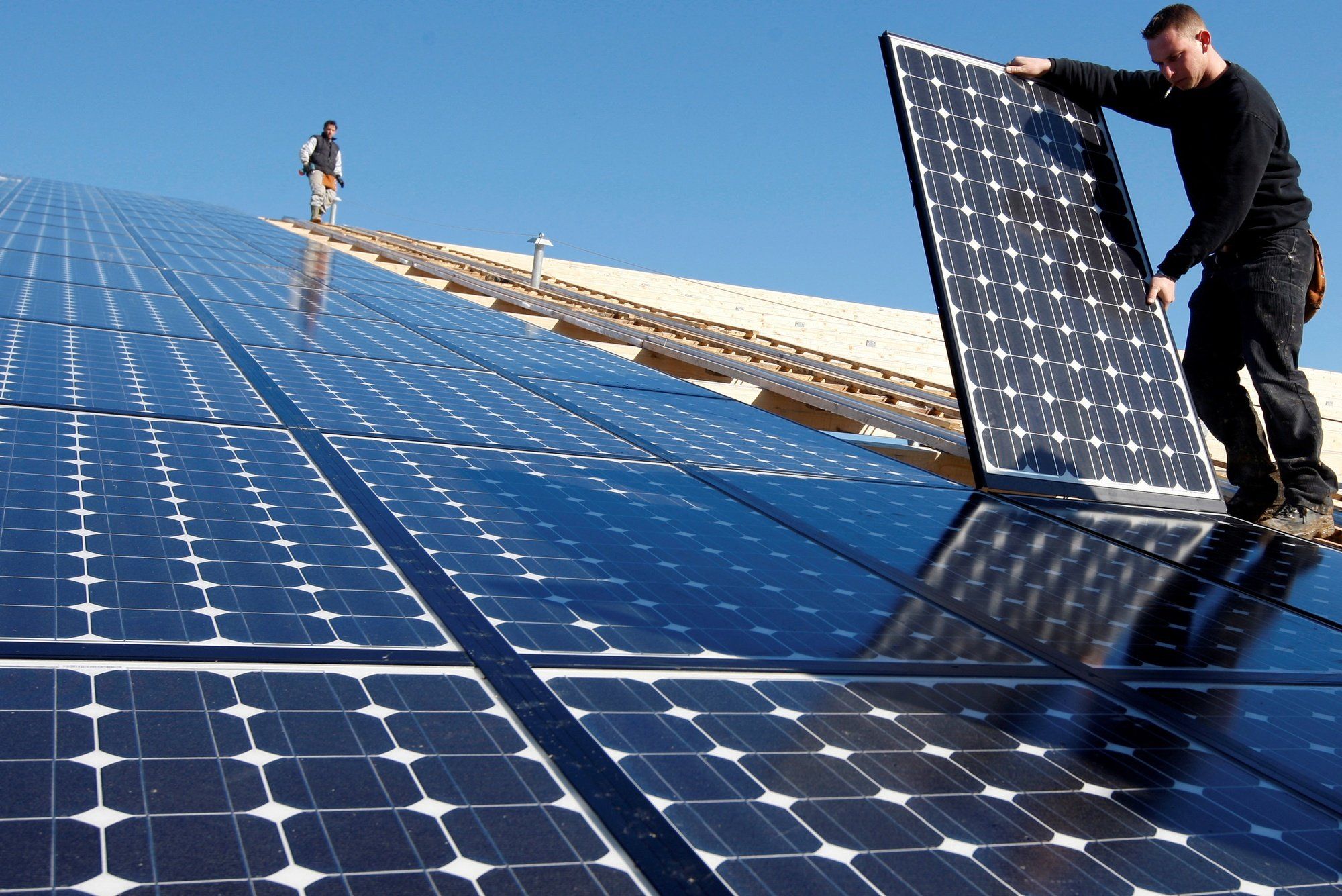 découvrez les avantages de l'énergie solaire pour un avenir durable. explorez comment cette source d'énergie renouvelable peut réduire vos factures d'électricité, diminuer votre empreinte carbone et contribuer à la protection de l'environnement.