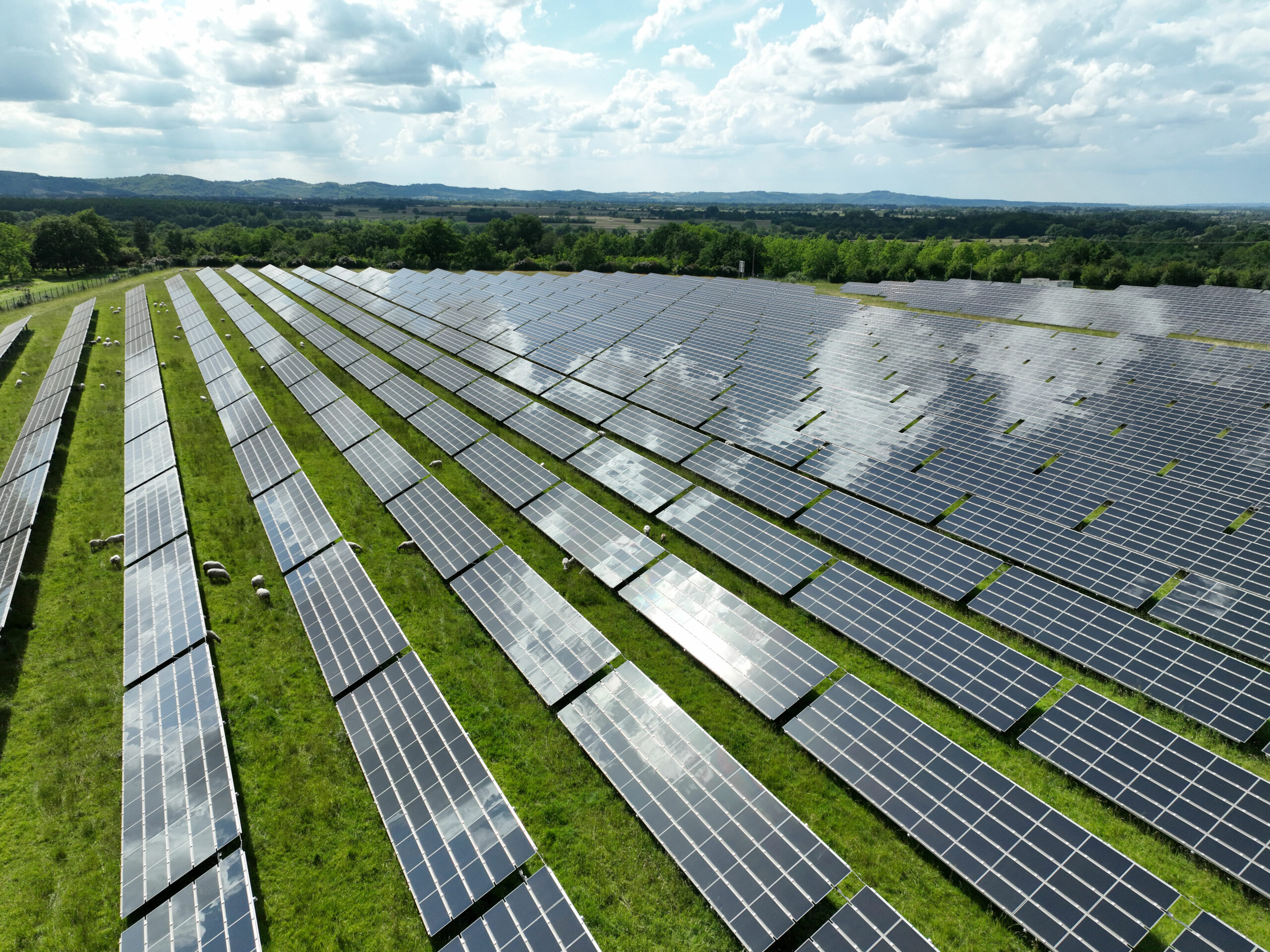 découvrez les avantages de l'énergie solaire, une source d'énergie renouvelable et durable qui réduit votre empreinte carbone tout en offrant des économies sur vos factures d'électricité.