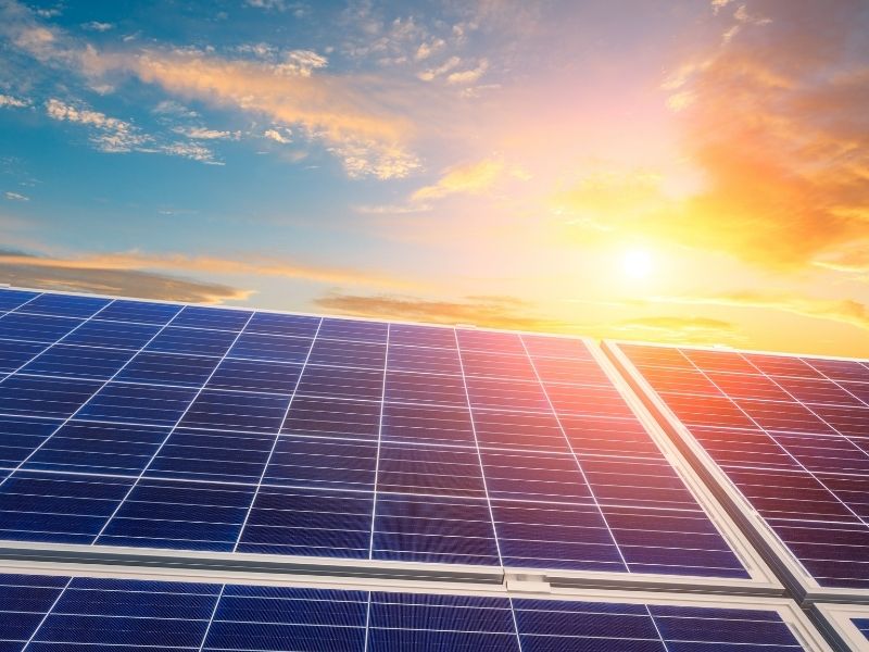 découvrez l'énergie solaire, une source d'énergie renouvelable et durable qui transforme la lumière du soleil en électricité. apprenez comment cette technologie contribue à la protection de l'environnement tout en réduisant vos factures d'énergie.