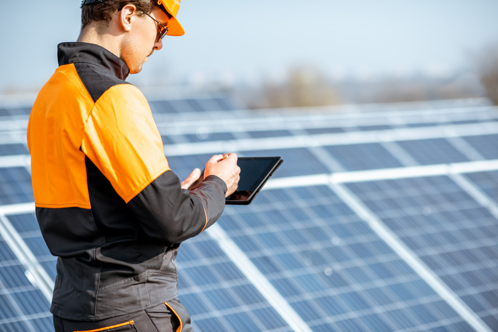 découvrez nos conseils et services d'entretien solaire pour maximiser l'efficacité de vos panneaux photovoltaïques. assurez la longévité de votre installation et optimisez votre production d'énergie tout au long de l'année.