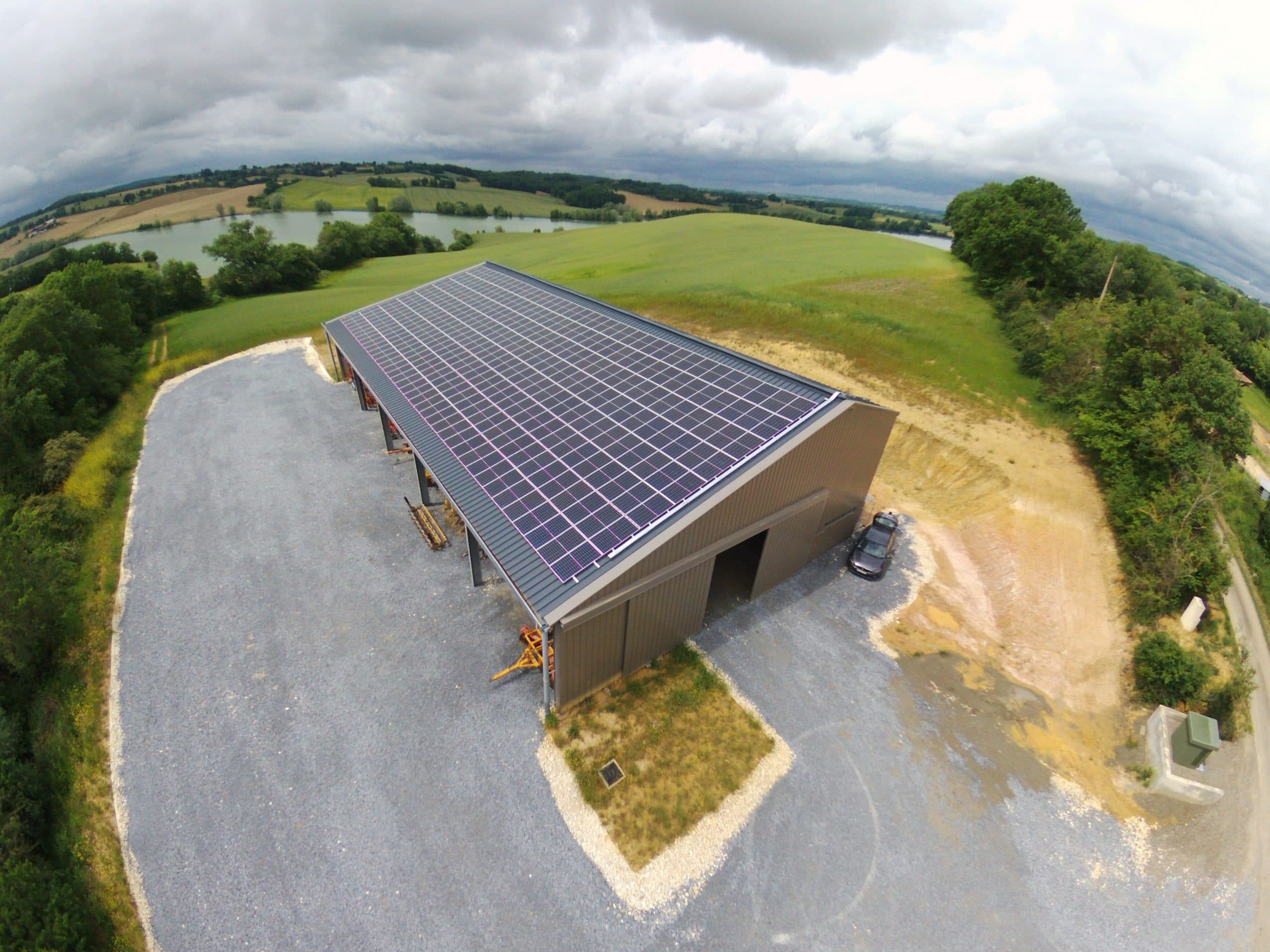 découvrez comment la facturation edf s'applique aux installations photovoltaïques de moins de 250 kwc. optimisez votre consommation d'énergie et maximisez vos économies grâce à nos conseils sur la gestion de votre production d'électricité solaire.