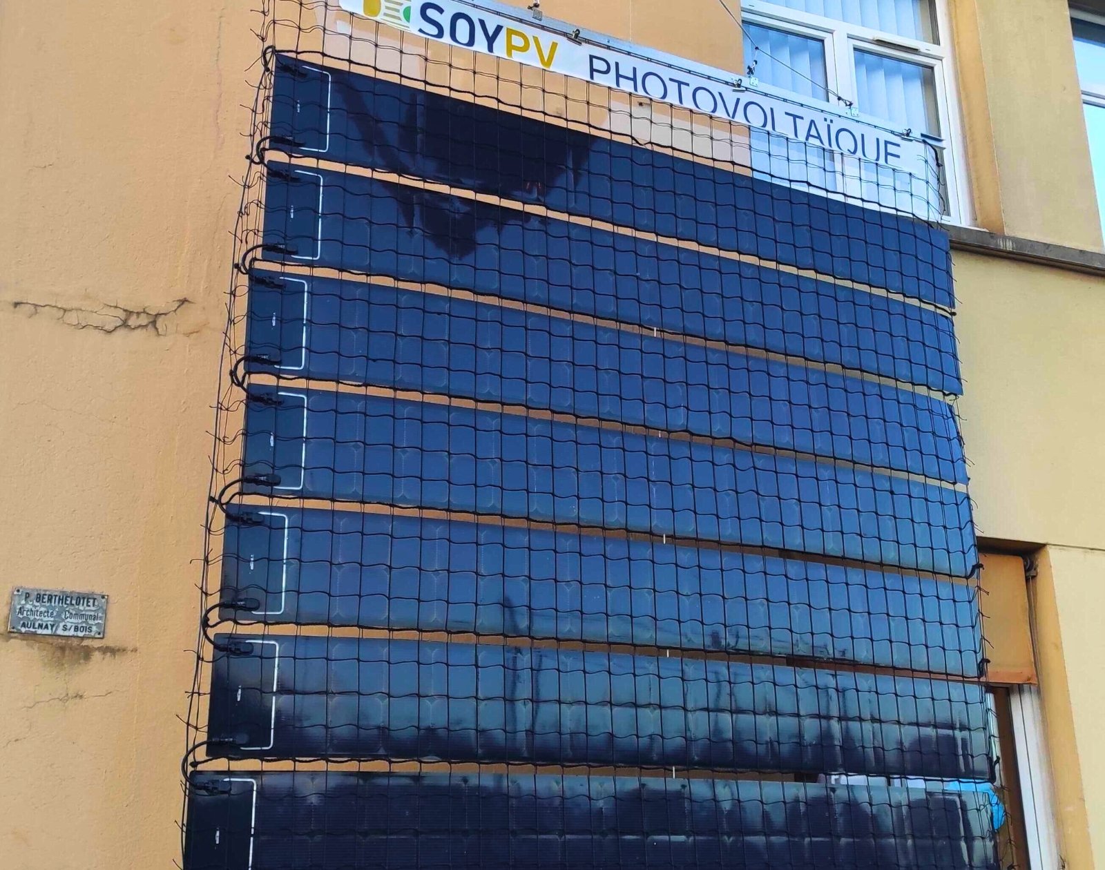 découvrez comment la facture solaire urbaine transforme votre énergie en ville. profitez des avantages des panneaux solaires intégrés, réduisez vos coûts énergétiques et participez à un avenir durable. informez-vous sur les solutions solaires adaptées à votre environnement urbain!
