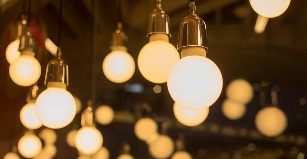 découvrez comment générer de l'électricité facilement avec nos conseils pratiques et astuces pour faire du courant à la maison. apprenez les principes de base de l'électricité et les méthodes d'énergie renouvelable.