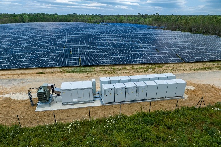 découvrez notre ferme photovoltaïque, une installation écologique qui utilise l'énergie solaire pour produire de l'électricité renouvelable. engagez-vous pour l'environnement tout en profitant d'une source d'énergie durable.