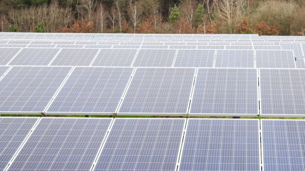 découvrez les avantages d'une ferme solaire, une solution innovante et durable pour produire de l'énergie renouvelable. apprenez comment ces installations contribuent à la transition énergétique tout en offrant des bénéfices économiques et environnementaux.