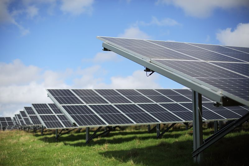découvrez notre ferme solaire, un espace innovant dédié à la production d'énergie renouvelable. engagez-vous pour l'environnement tout en profitant de l'énergie solaire, une solution durable et écologique pour un avenir meilleur.