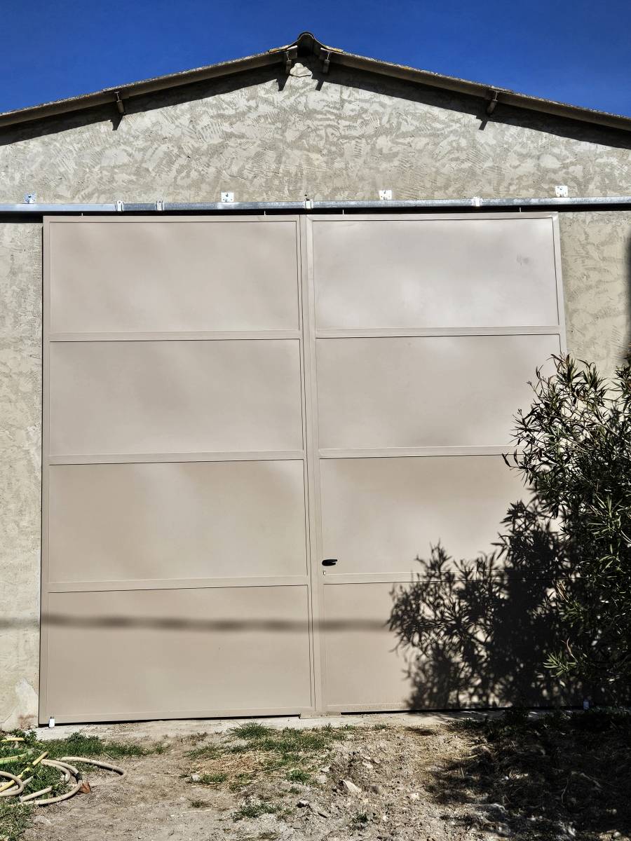 découvrez nos solutions efficaces pour la fermeture de hangars, garantissant sécurité et protection de vos espaces de stockage. optimisez votre entrepôt avec nos options sur mesure.