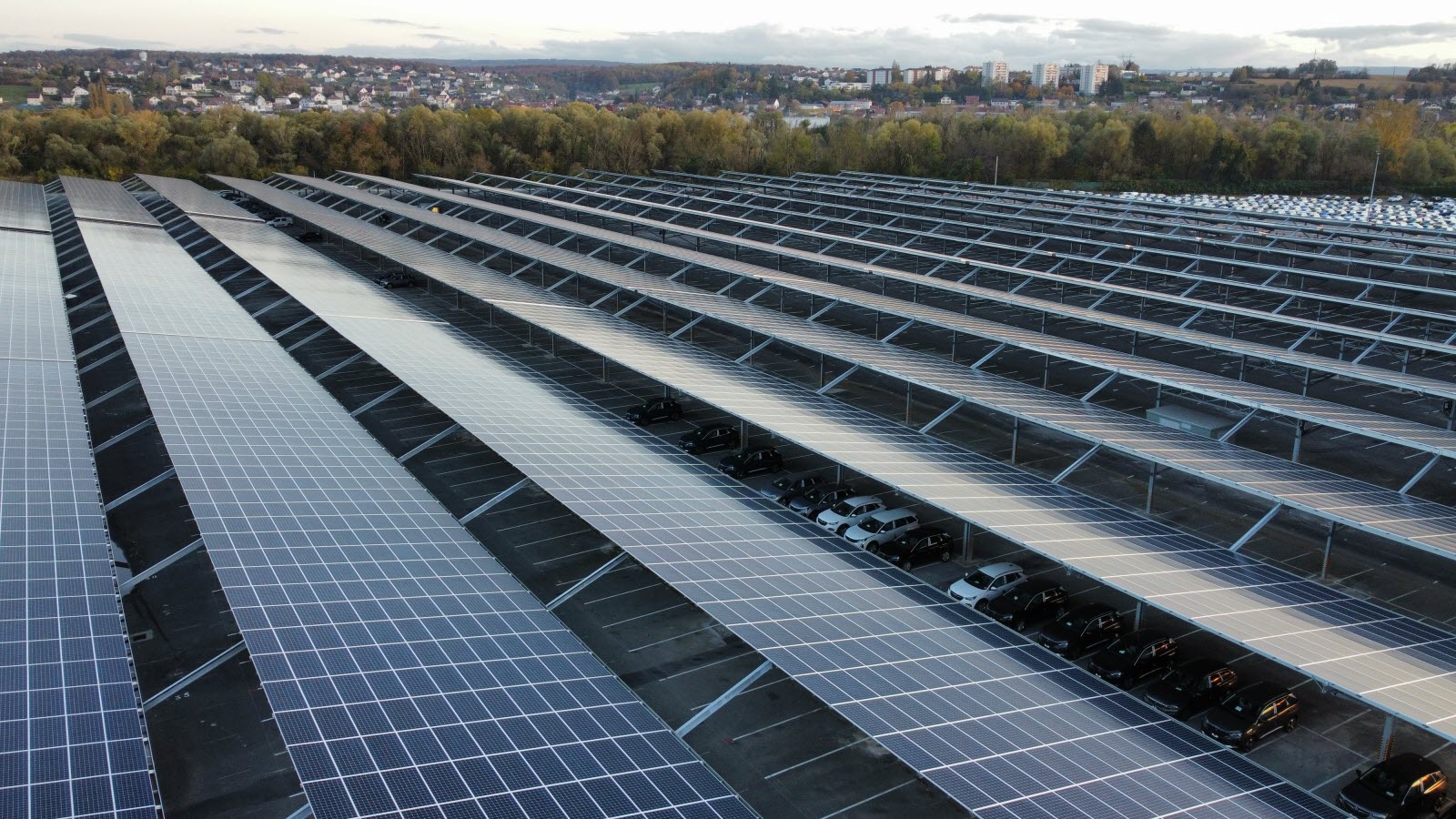 découvrez les solutions de financement solaire adaptées à vos projets d'énergie renouvelable. profitez d'aides financières, de prêts et d'options de leasing pour passer à l'énergie solaire sans contraintes. économisez sur vos factures d'électricité tout en contribuant à la transition énergétique.