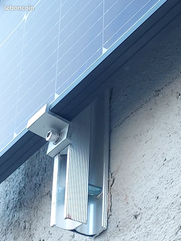 découvrez nos solutions de fixation pour panneaux solaires, conçues pour assurer une installation sécurisée et durable. optimisez la performance de votre système photovoltaïque tout en garantissant sa résistance aux intempéries.