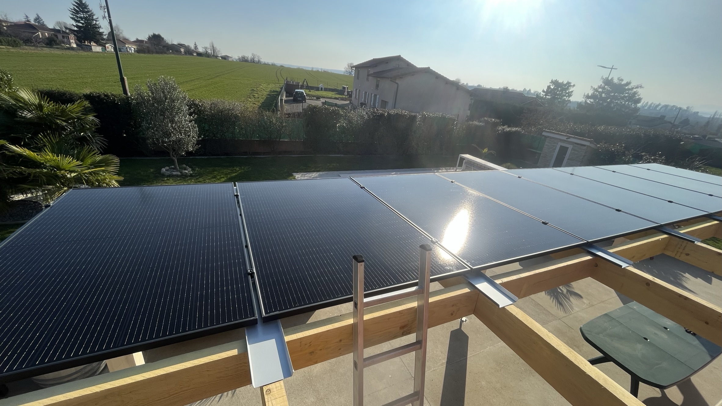 découvrez notre gamme de fixations solaires en bois, idéales pour une installation durable et esthétique. parfaites pour vos projets d'énergie renouvelable, ces fixations allient robustesse et élégance afin de soutenir vos panneaux solaires. optez pour une solution écologique et design pour votre maison.