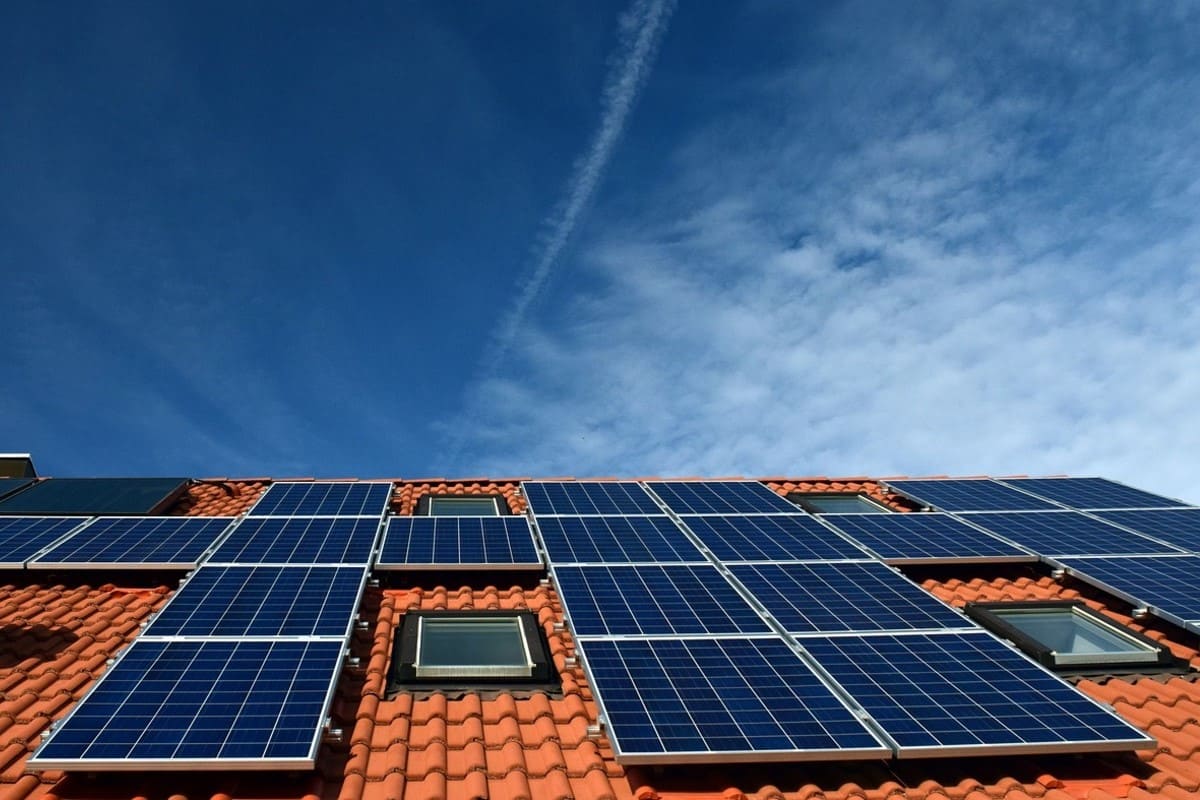 découvrez nos conseils pratiques pour fixer des panneaux solaires sur des toits en ardoise. assurez une installation sécurisée et durable tout en préservant l'esthétique de votre toiture.