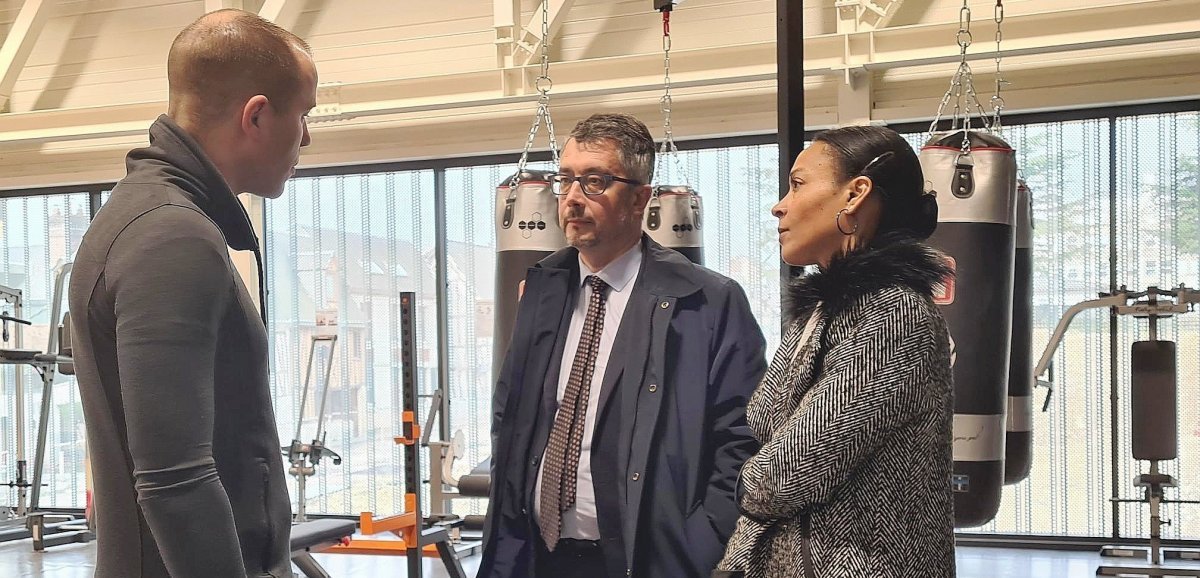 découvrez le gymnase exupéry à rouen, un espace moderne et dynamique dédié à la pratique du sport et à l'épanouissement personnel. profitez d'installations complètes pour les activités physiques, des cours variés et un environnement convivial pour tous les passionnés de sport.