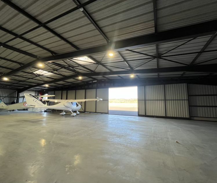 découvrez tout sur les hangars : leur conception, leurs usages variés et comment ils peuvent répondre à vos besoins de stockage ou d'hébergement. que ce soit pour une activité agricole, industrielle ou de loisirs, explorez les caractéristiques et avantages des hangars adaptés à chaque projet.