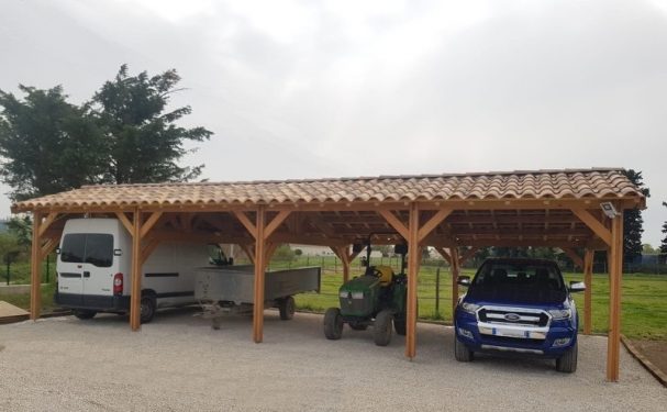 découvrez un hangar spacieux de 100m², idéal pour le stockage, l'entrepôt ou vos projets. profitez d'un espace pratique et accessible pour répondre à tous vos besoins professionnels ou personnels.